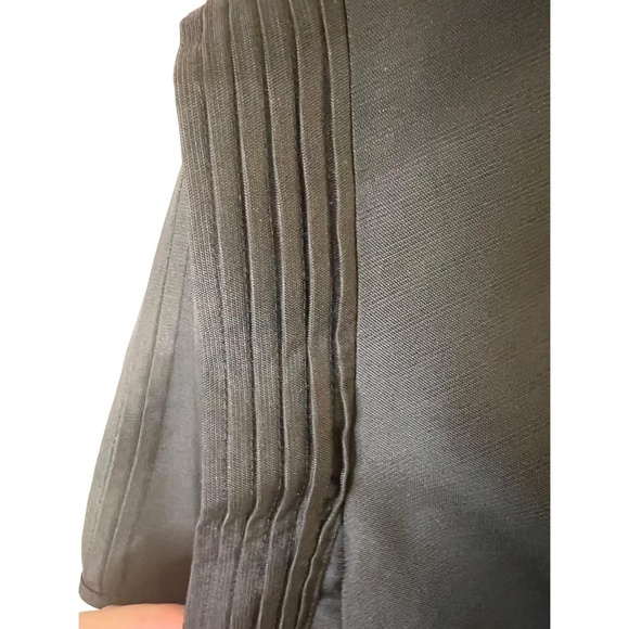 Leon Max Black Pleated Vneck Snap Sleeve Side Zipper Short Sleeve  Dress 8 - Picture 3 of 10